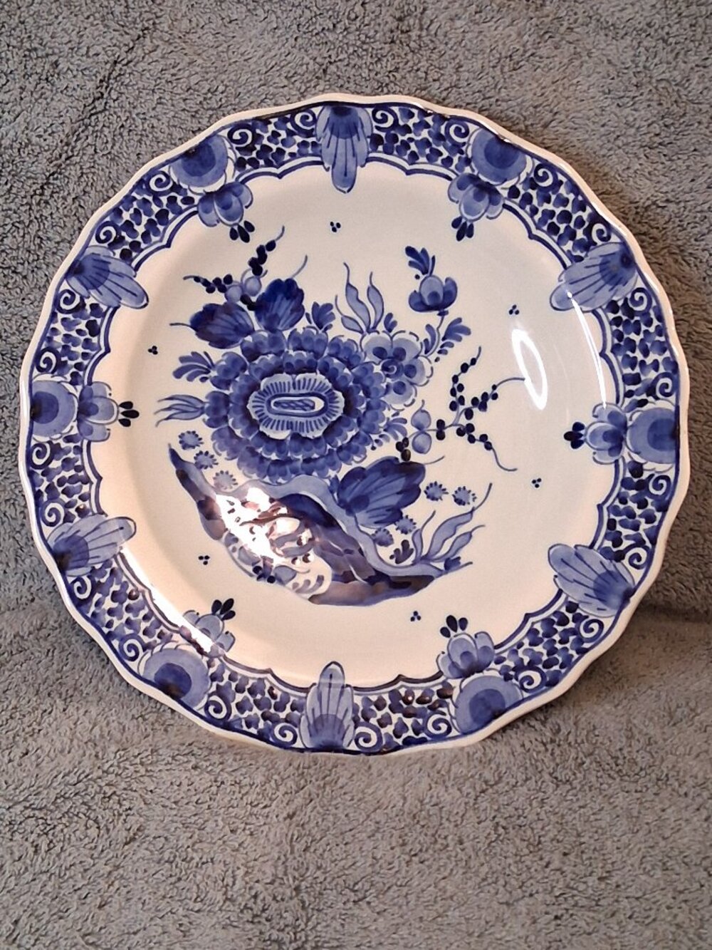 Vintage (1960-1980s) Dutch Delft Blue Hand Painted Floral Wall Plate 10"